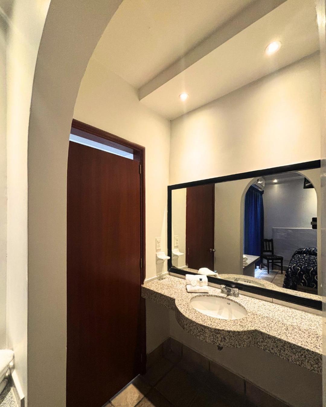 Hotel Arboledas Industrial Guadalajara Kültér fotó